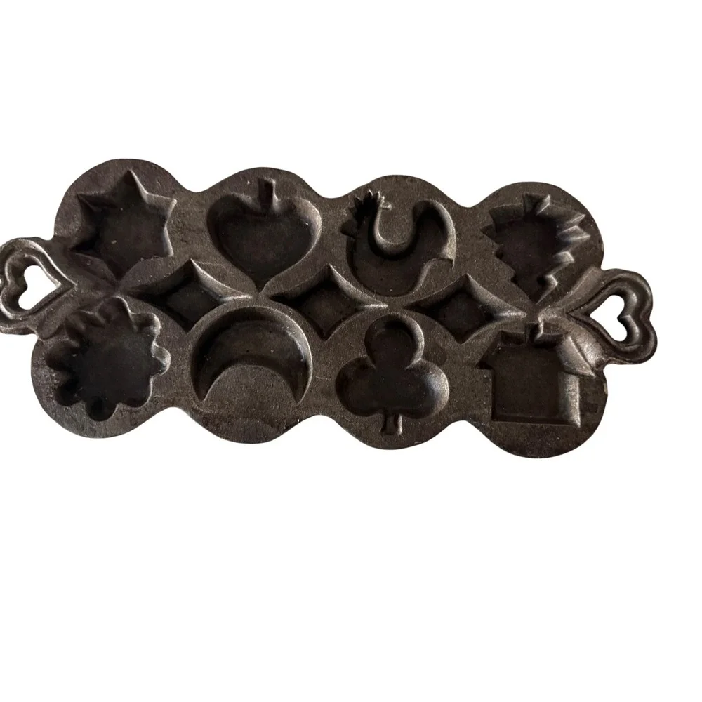 Vintage Cast Iron Novelty Muffin Pan 8‎ Shapes Heart Star Rooster Moon Kitchen